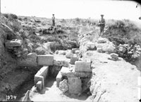 Некрополь и западная оборонительная стена