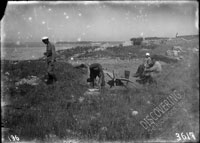 Группа научных сотрудников на раскопках 1932 г