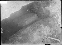 Covering slab of undercut grave